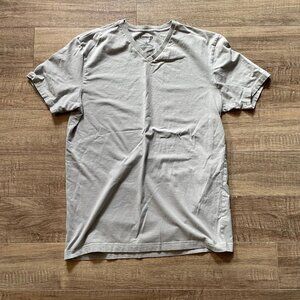 Men's EXPRESS light grey V-neck stretch tee shirt, Size L